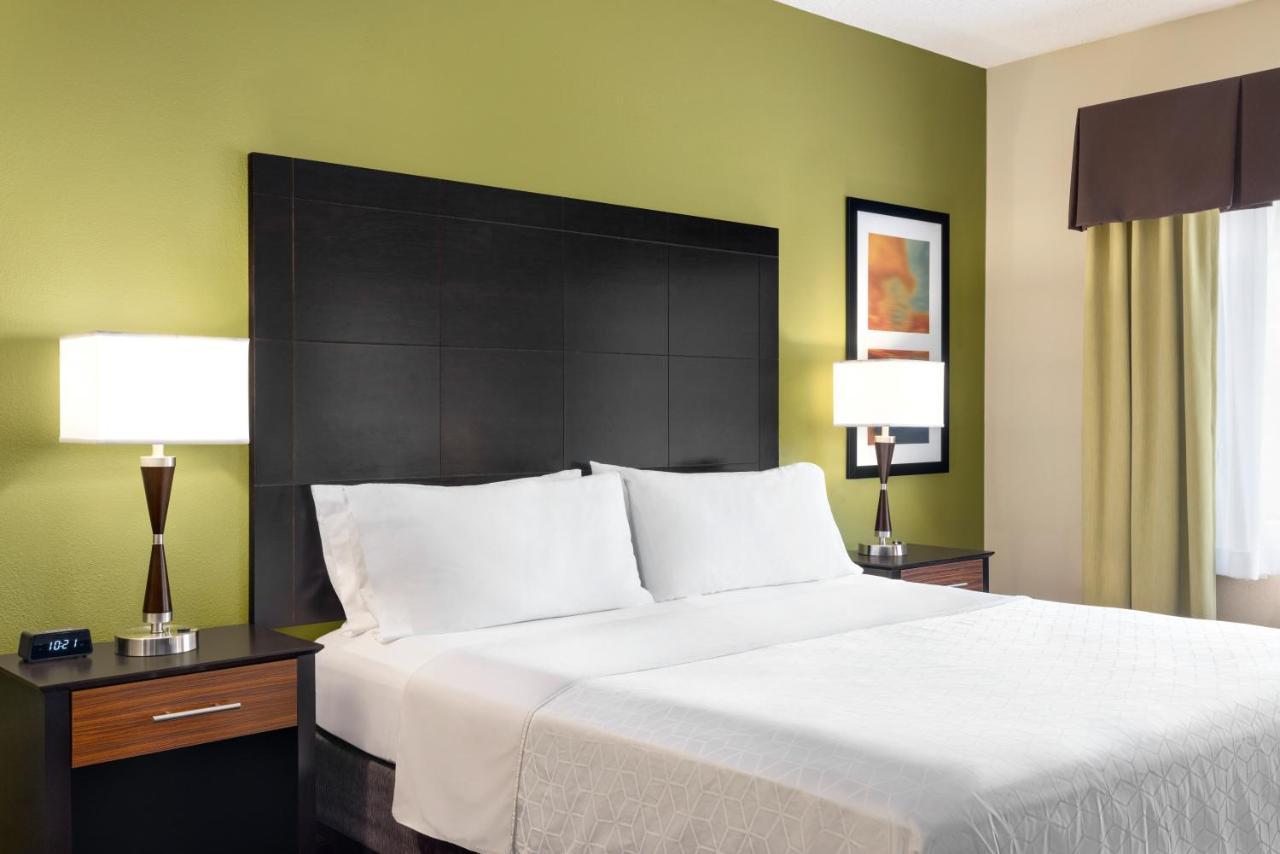 Holiday Inn Express Hotel & Suites Edmond By Ihg Ngoại thất bức ảnh
