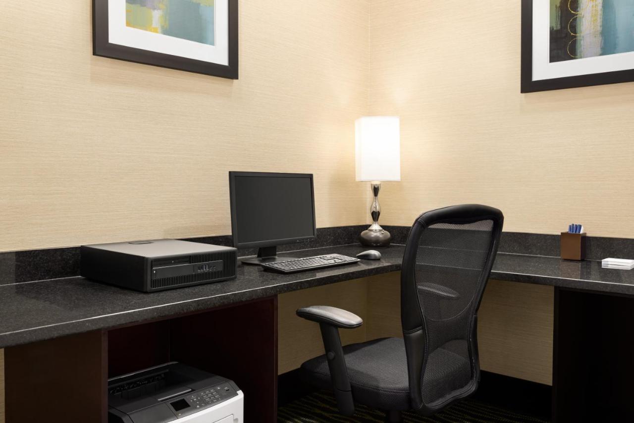 Holiday Inn Express Hotel & Suites Edmond By Ihg Ngoại thất bức ảnh