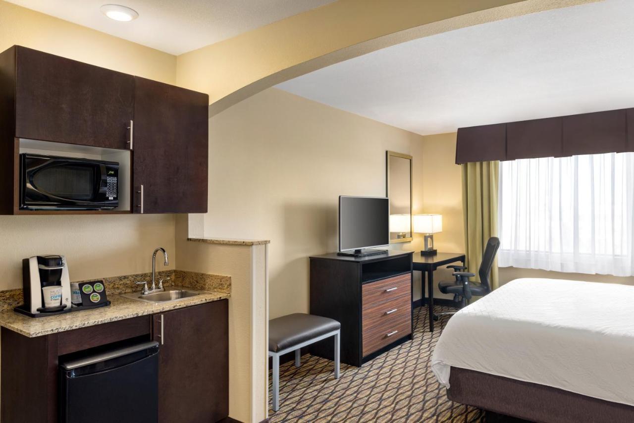 Holiday Inn Express Hotel & Suites Edmond By Ihg Ngoại thất bức ảnh