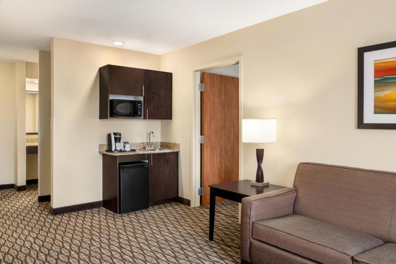 Holiday Inn Express Hotel & Suites Edmond By Ihg Ngoại thất bức ảnh