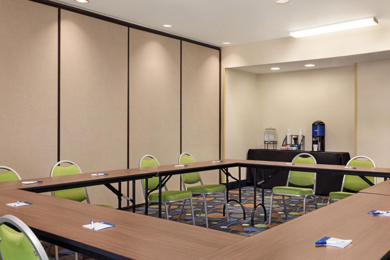 Holiday Inn Express Hotel & Suites Edmond By Ihg Ngoại thất bức ảnh
