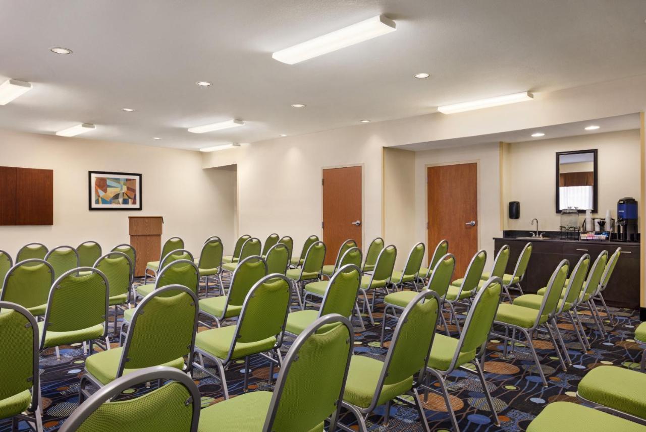 Holiday Inn Express Hotel & Suites Edmond By Ihg Ngoại thất bức ảnh