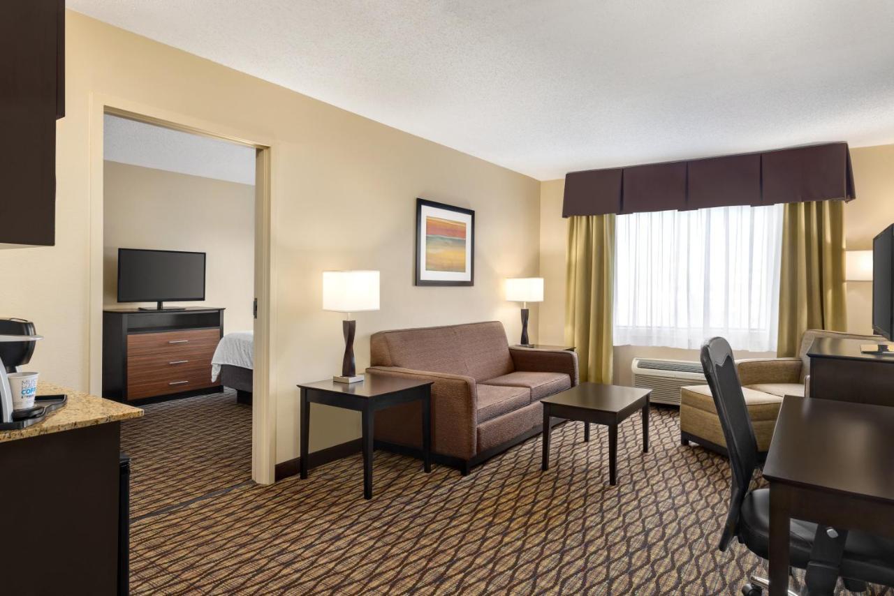 Holiday Inn Express Hotel & Suites Edmond By Ihg Ngoại thất bức ảnh