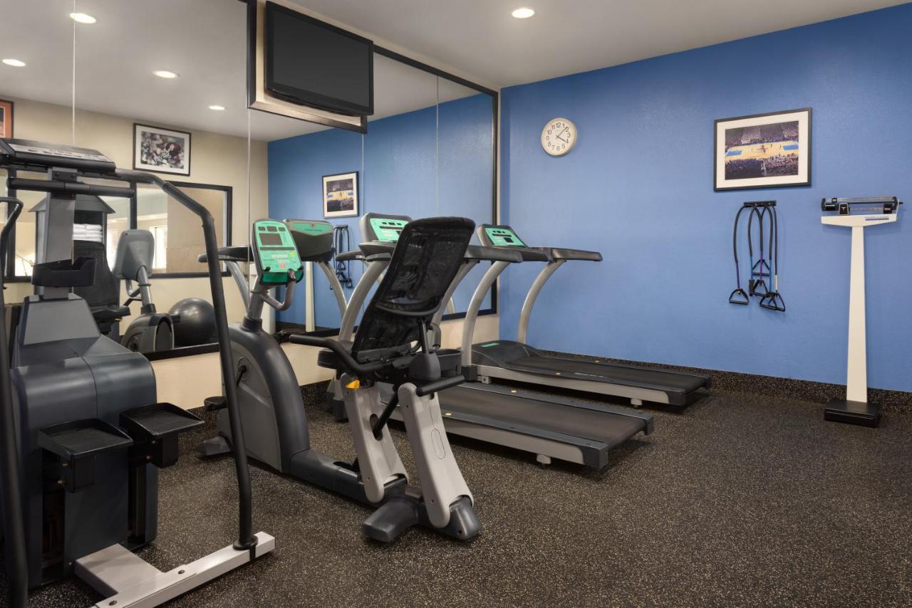 Holiday Inn Express Hotel & Suites Edmond By Ihg Ngoại thất bức ảnh