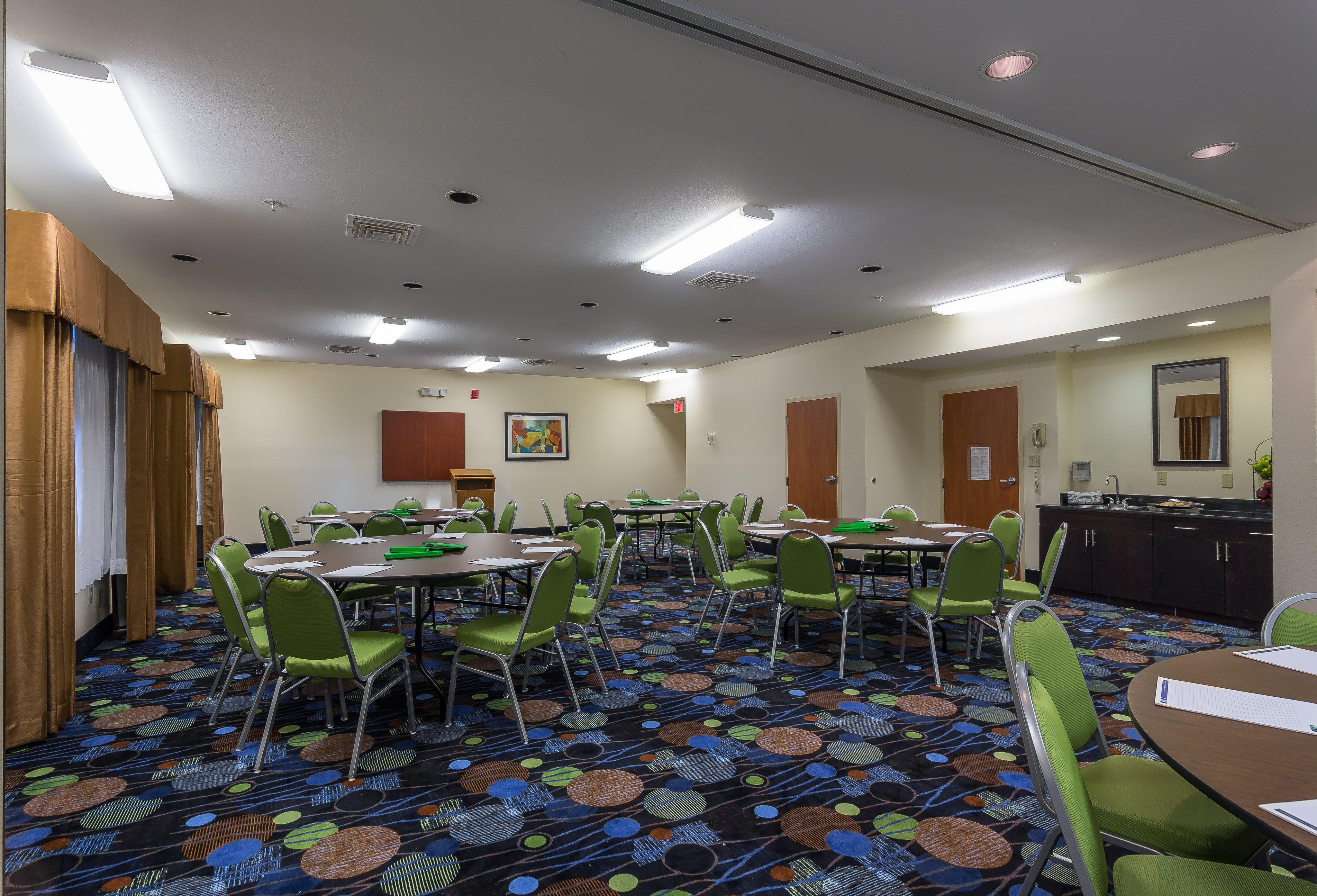 Holiday Inn Express Hotel & Suites Edmond By Ihg Ngoại thất bức ảnh