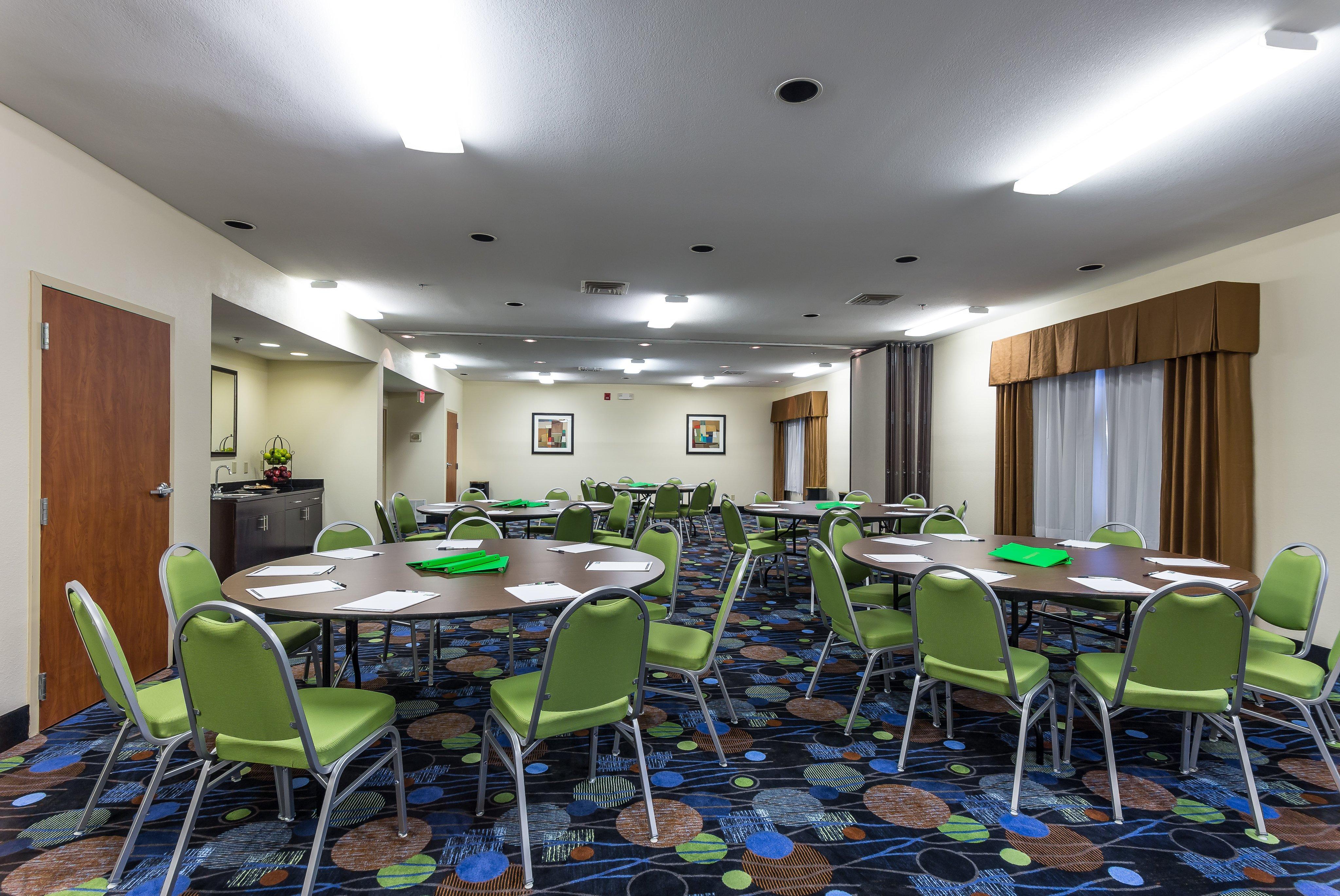 Holiday Inn Express Hotel & Suites Edmond By Ihg Ngoại thất bức ảnh