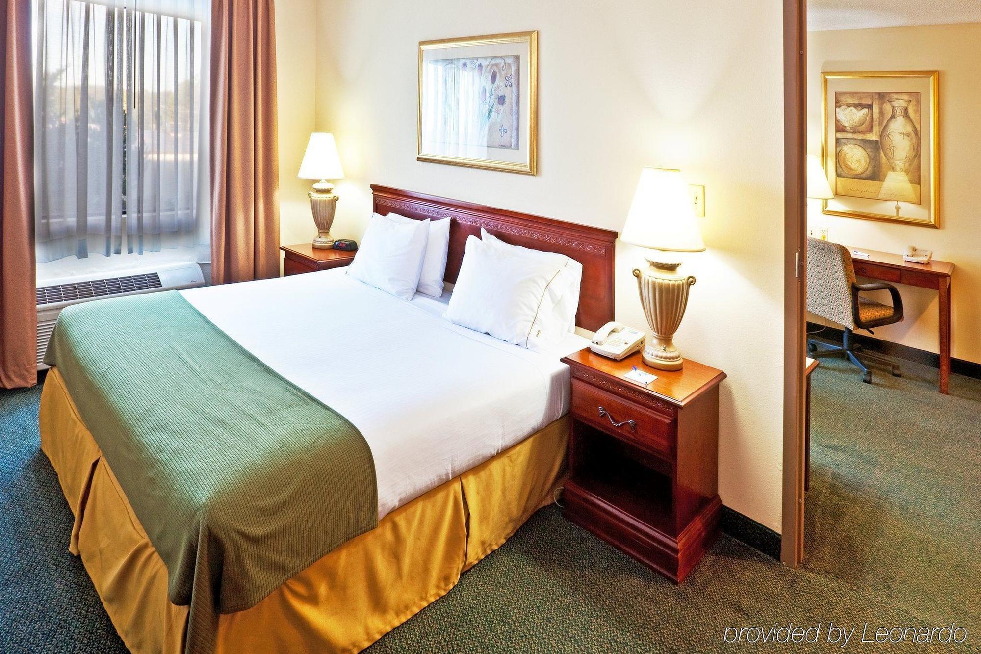 Holiday Inn Express Hotel & Suites Edmond By Ihg Phòng bức ảnh